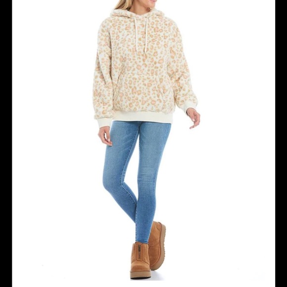 UGG Softest Sherpa Hoodie - Brand New With Tags - Picture 2 of 9